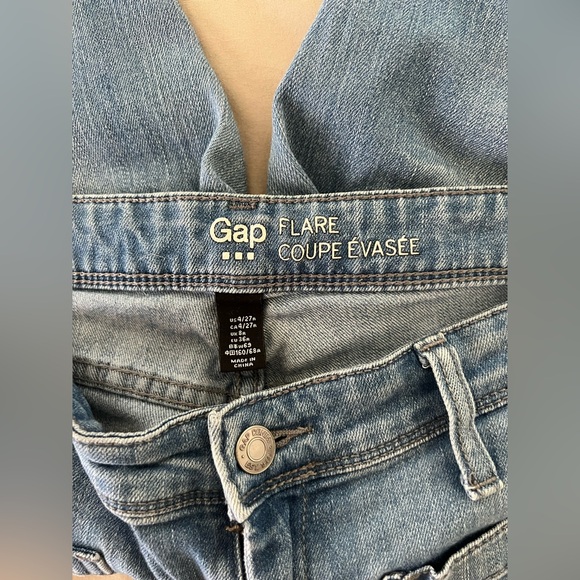 Gap 1969 Flare Jeans Women’s Size 4/27R – Light Wash Patch Pocket Denim - Picture 3 of 4